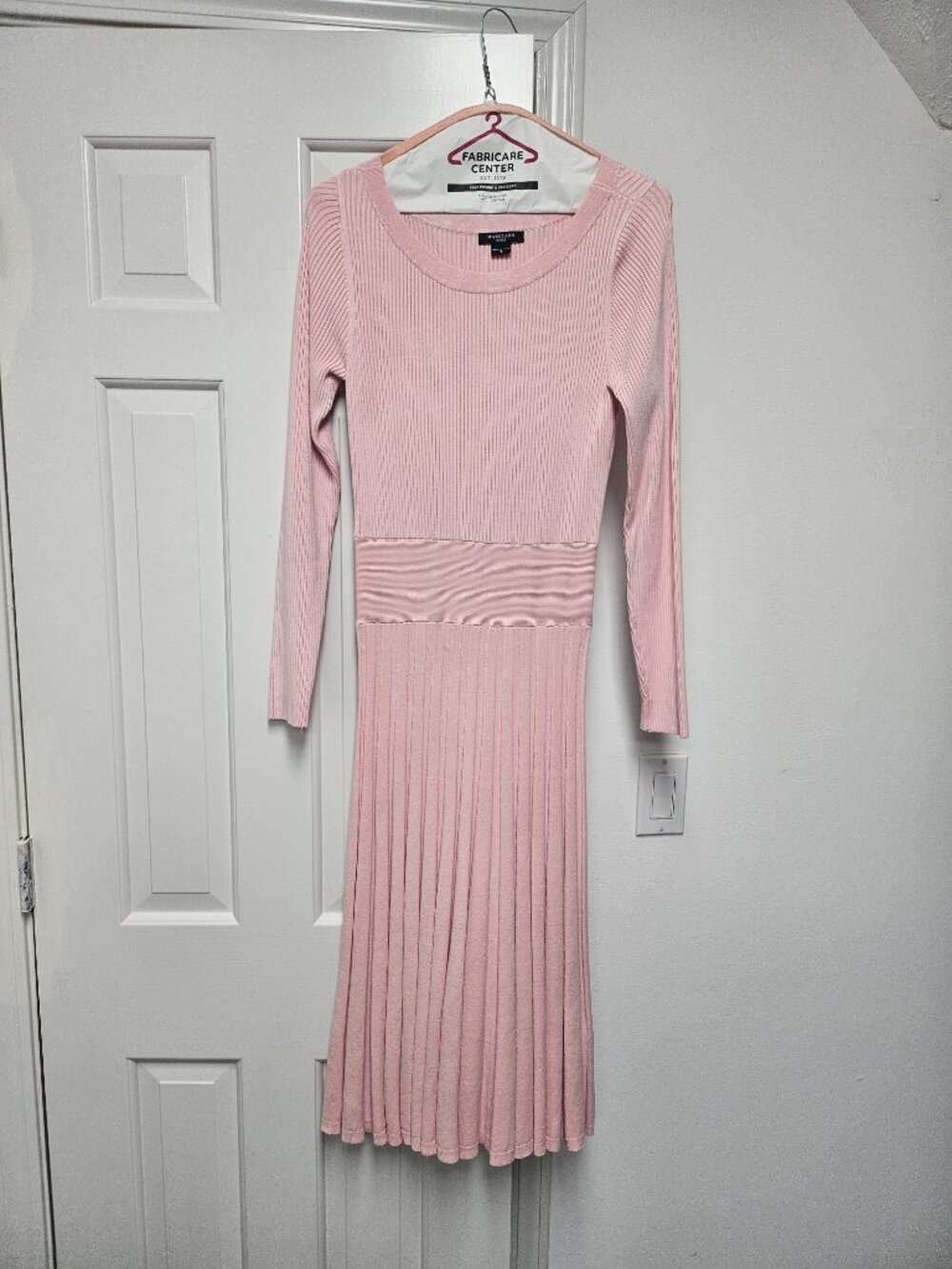 Beautiful baby pink maxi sweater dress from Marciano Guess